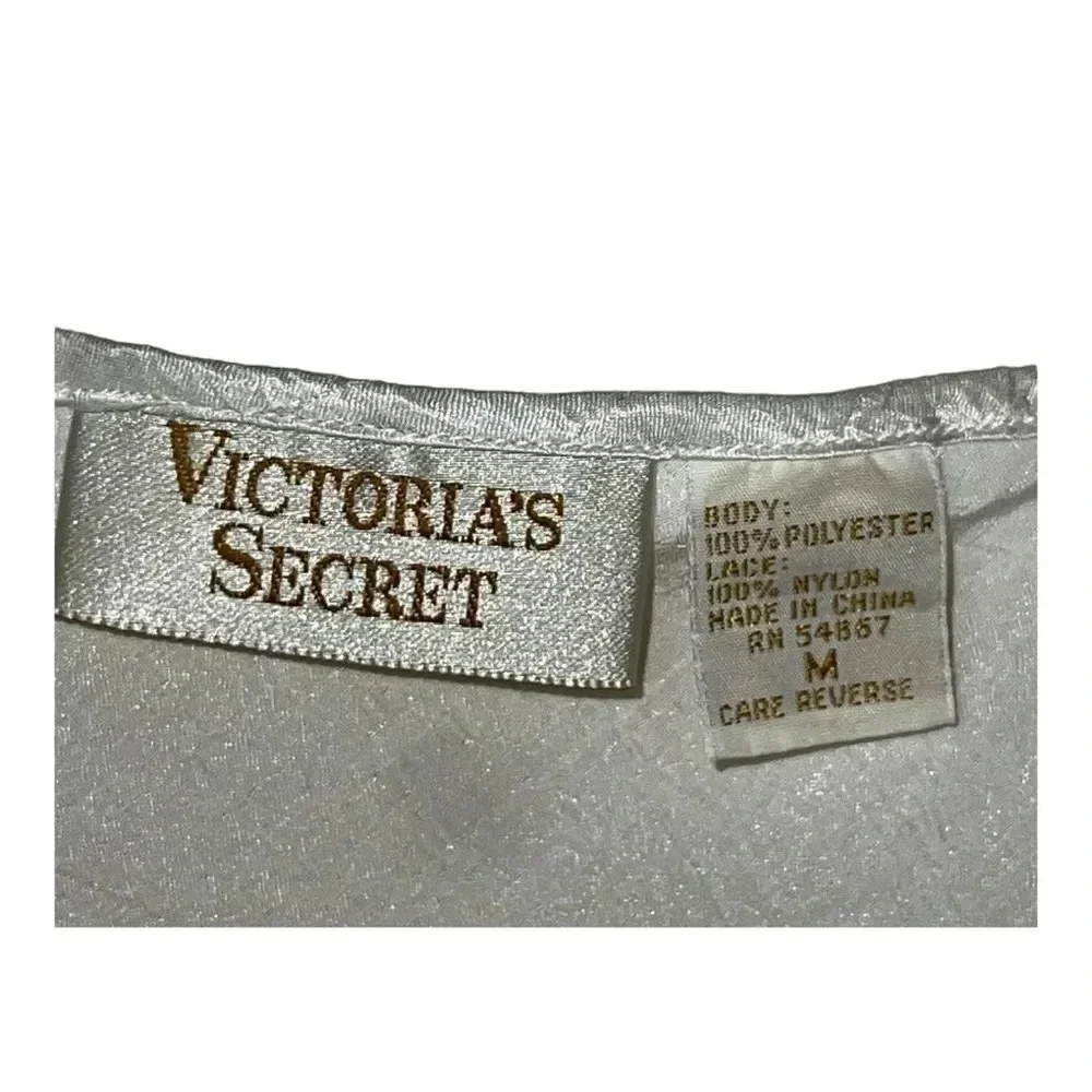 0390W. VINTAGE VICTORIA’S SECRET GOLD LABEL LINGERIE TOP WHITE IN COLOR SIZE MED